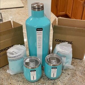 NWT 4 Corkcicle Stemless Tumblers and 60oz Canteen Turquoise - Matching Wine Set